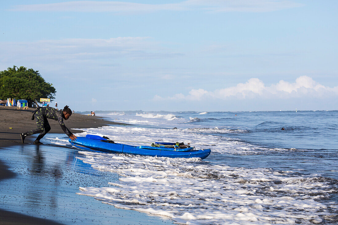 One of the regions most affected by armed conflict and violence generated by drug trafficking, criminal gangs, and insurgent groups is the South Colombian Pacific. And one of the most representative municipalities in this region is the port of San Andrés de Tumaco.