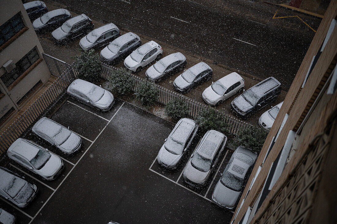 Zaragoza, vom Sturm Juan mit Schnee bedeckt