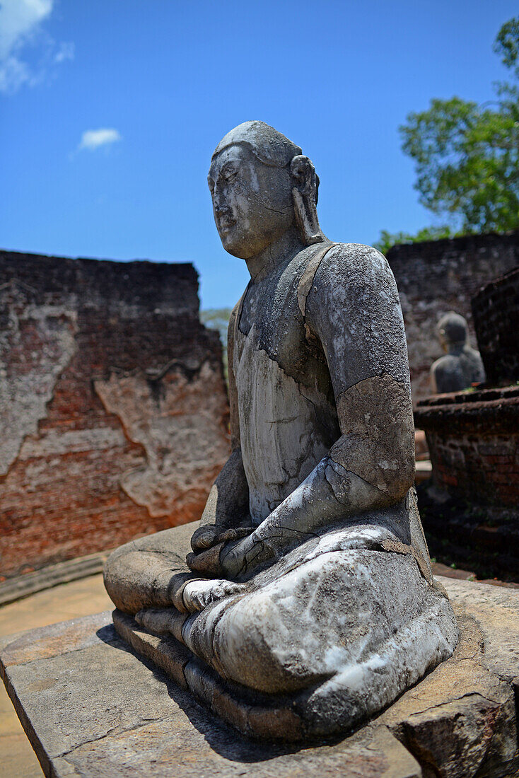 Das Vatadage, ein typisches rundes Reliquienhaus im heiligen Viereck der antiken Stadt Polonnaruwa, Sri Lanka