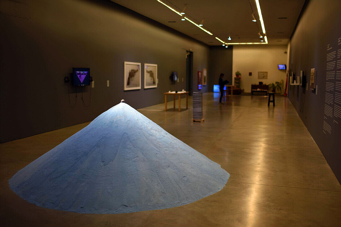 Straflosigkeit, Adan Vallecillo, 1977. Museum für moderne Kunst in Medellin (MAMM), Kolumbien