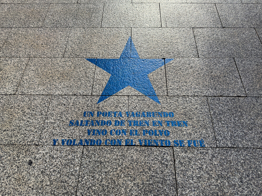 A path of stars with phrases from the movie "Estrella Azul", about the life of local musician Mauricio Aznar, covers Paseo Independencia of Zaragoza, weeks before the premiere.