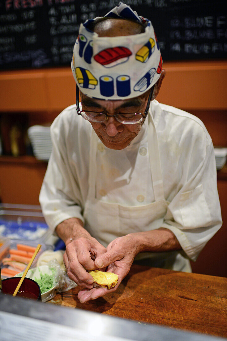Küchenchef Norihiko Suzuki im japanischen Restaurant Ebisu, San Francisco