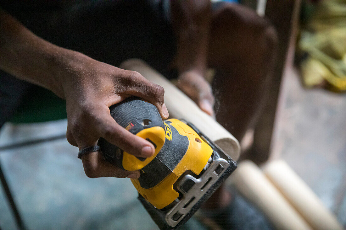 The Tumac Foundation has been working for 50 years to preserve the traditional knowledge of Afro-descendant communities in the Colombian South Pacific; through dance, music and the manufacture of instruments typical of this region: conunos, bass drums, guasas and marimbas built with native woods of the region.