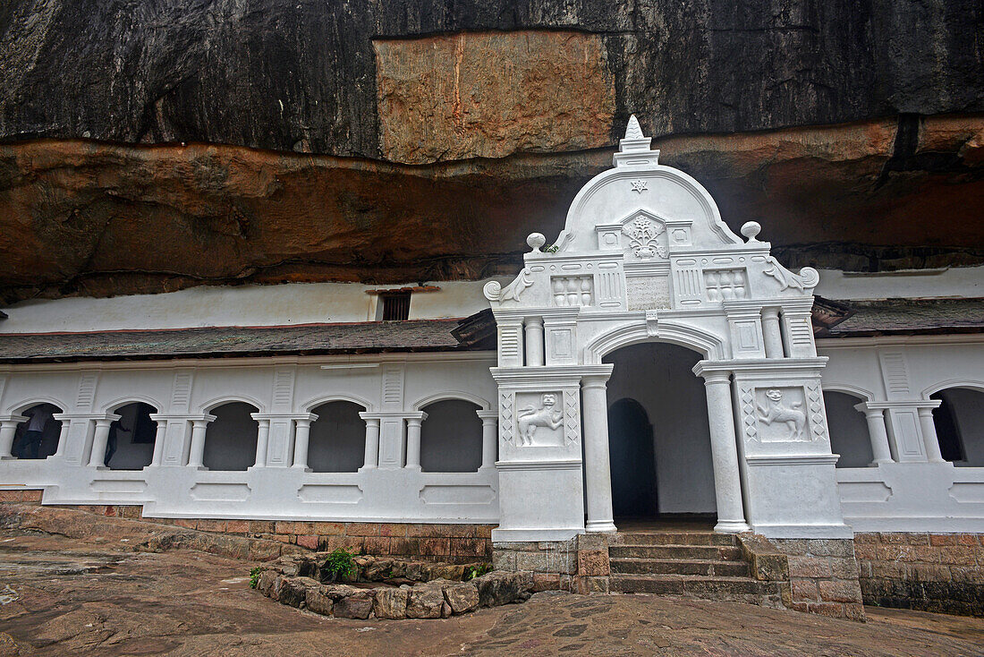 Dambulla-Höhlentempel oder Goldener Tempel von Dambulla, Weltkulturerbe in Sri Lanka