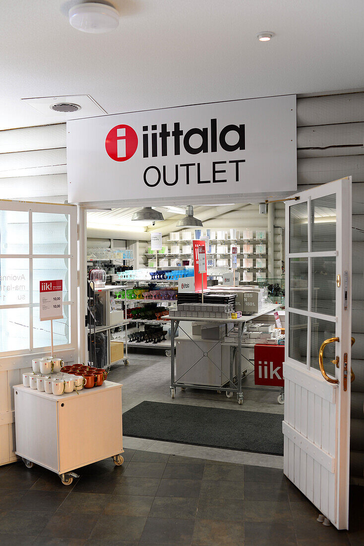 Einkaufszentrum in der offiziellen Heimatstadt des Weihnachtsmanns in Rovaniemi, Lappland, Finnland