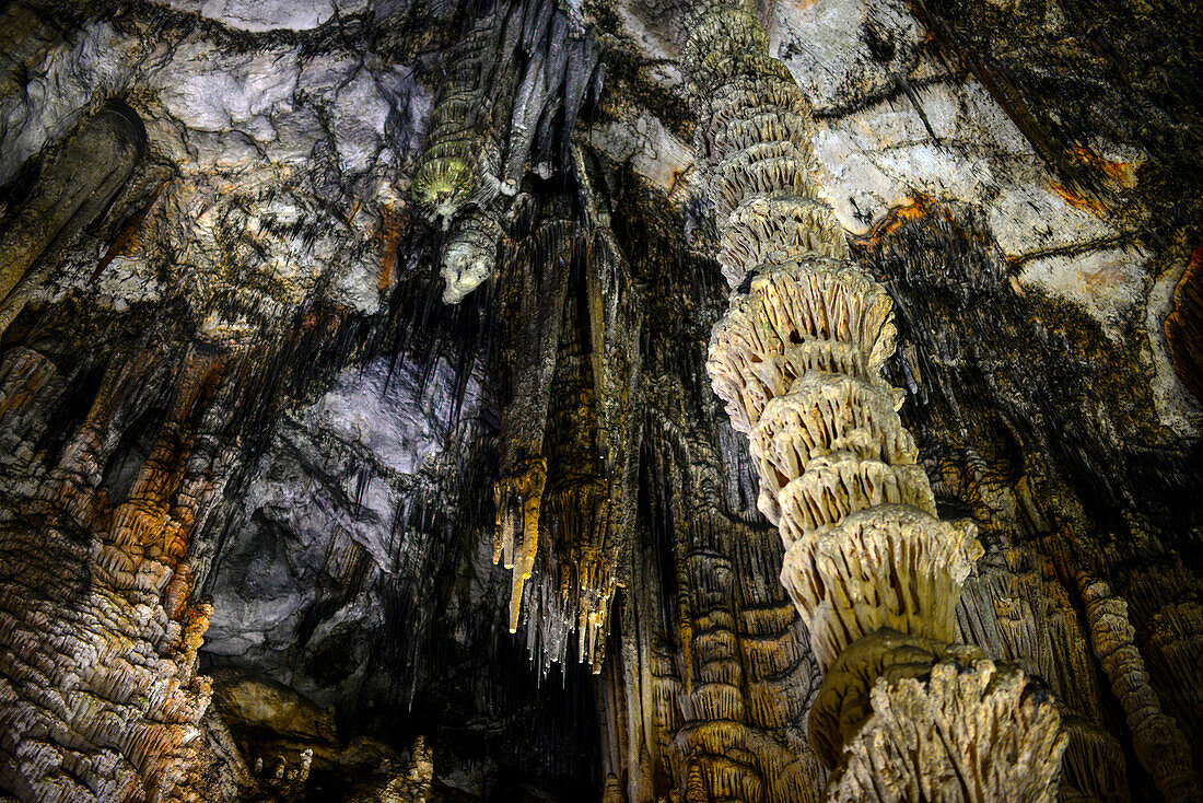 Höhlen der Kunst (Coves díArtr) in der Gemeinde Capdepera, im Nordosten der Insel Mallorca, Spanien