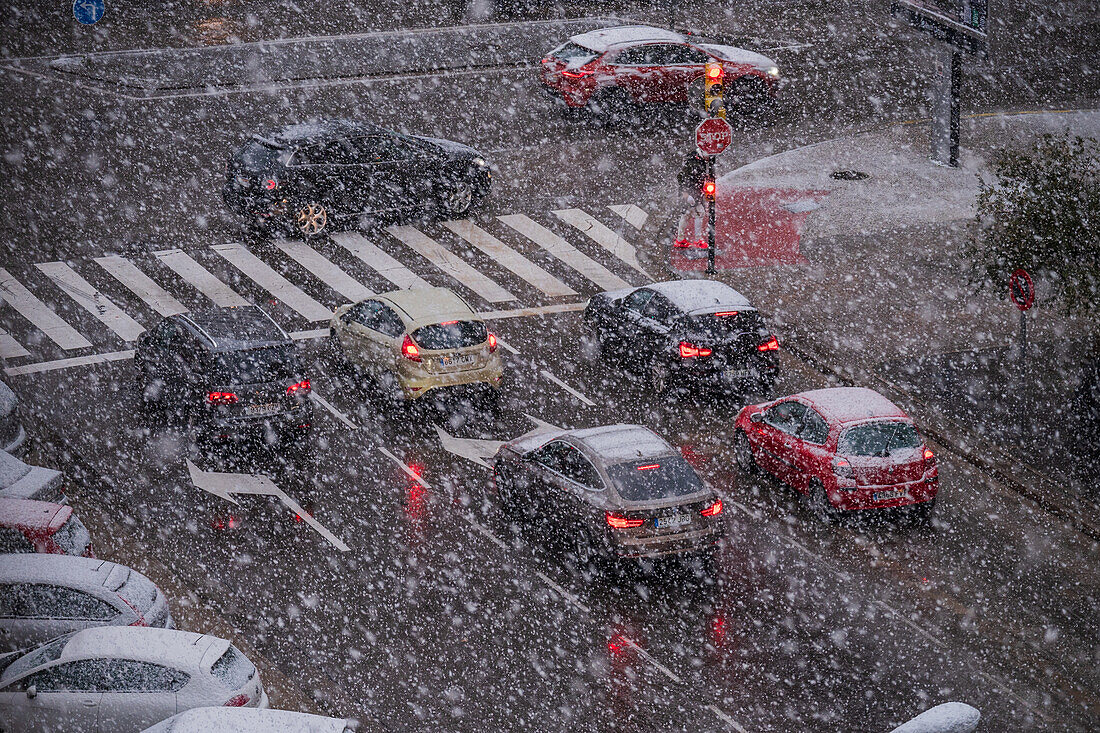 Zaragoza, vom Sturm Juan mit Schnee bedeckt