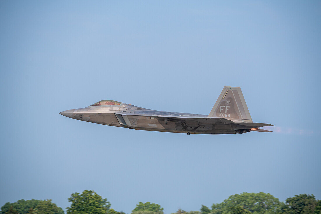 Lockheed Martin/ Boeing F-22 Raptor Oshkosh