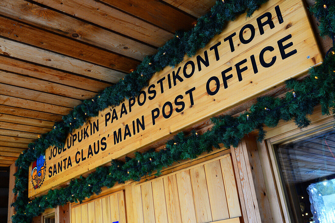 Hauptpostamt von Santa Claus. Offizielle Heimatstadt des Weihnachtsmanns in Rovaniemi, Lappland, Finnland