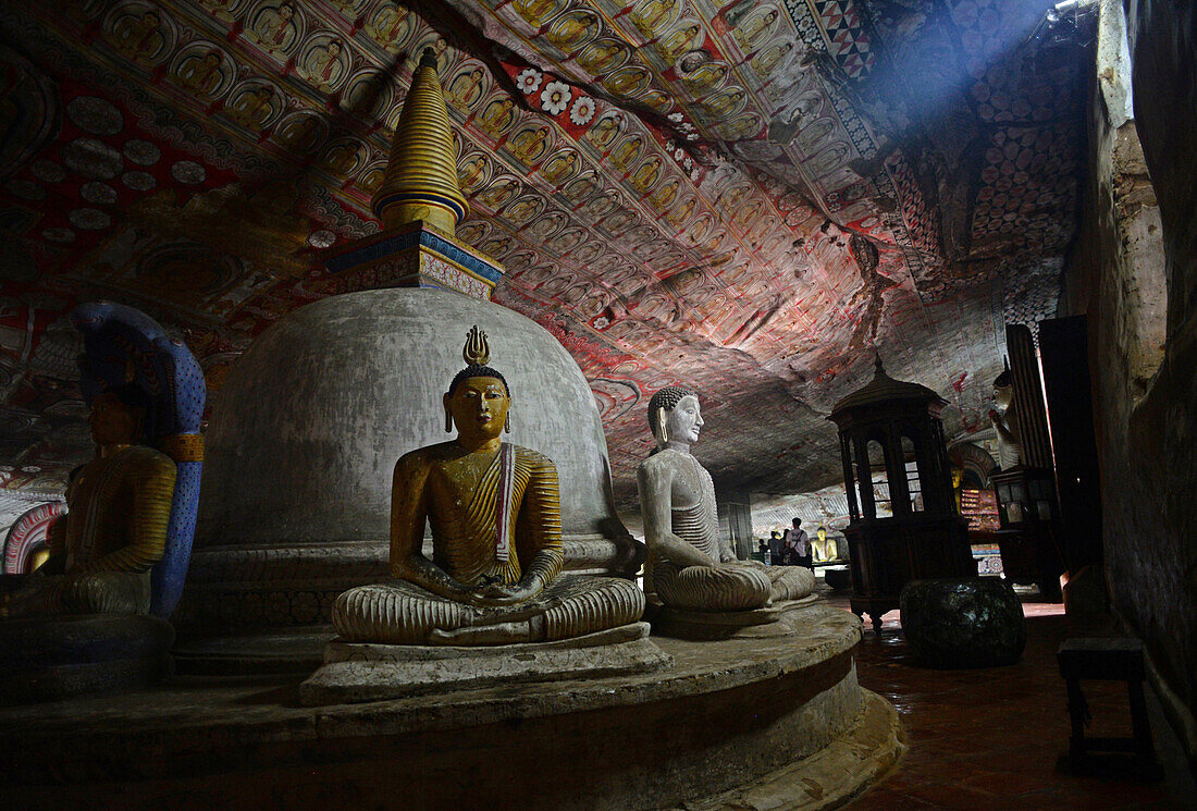 Dambulla-Höhlentempel oder Goldener Tempel von Dambulla, Weltkulturerbe in Sri Lanka