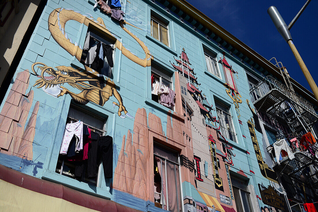 Curious building facade in Broadway, San Francisco.