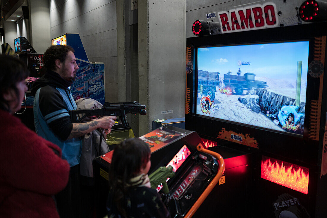 Retro Gamer 2023, an event where visitors can enjoy more than 100 original arcade machines emulating large arcades that transport you to the 80s, Zaragoza, Spain