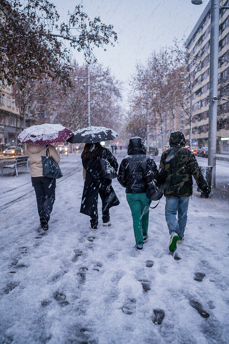 Zaragoza, vom Sturm Juan mit Schnee bedeckt