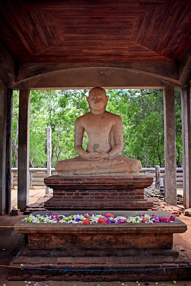 Samadhi-Buddha-Statue in Anuradhapura, Sri Lanka