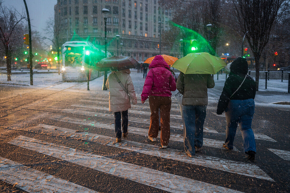 Zaragoza, vom Sturm Juan mit Schnee bedeckt