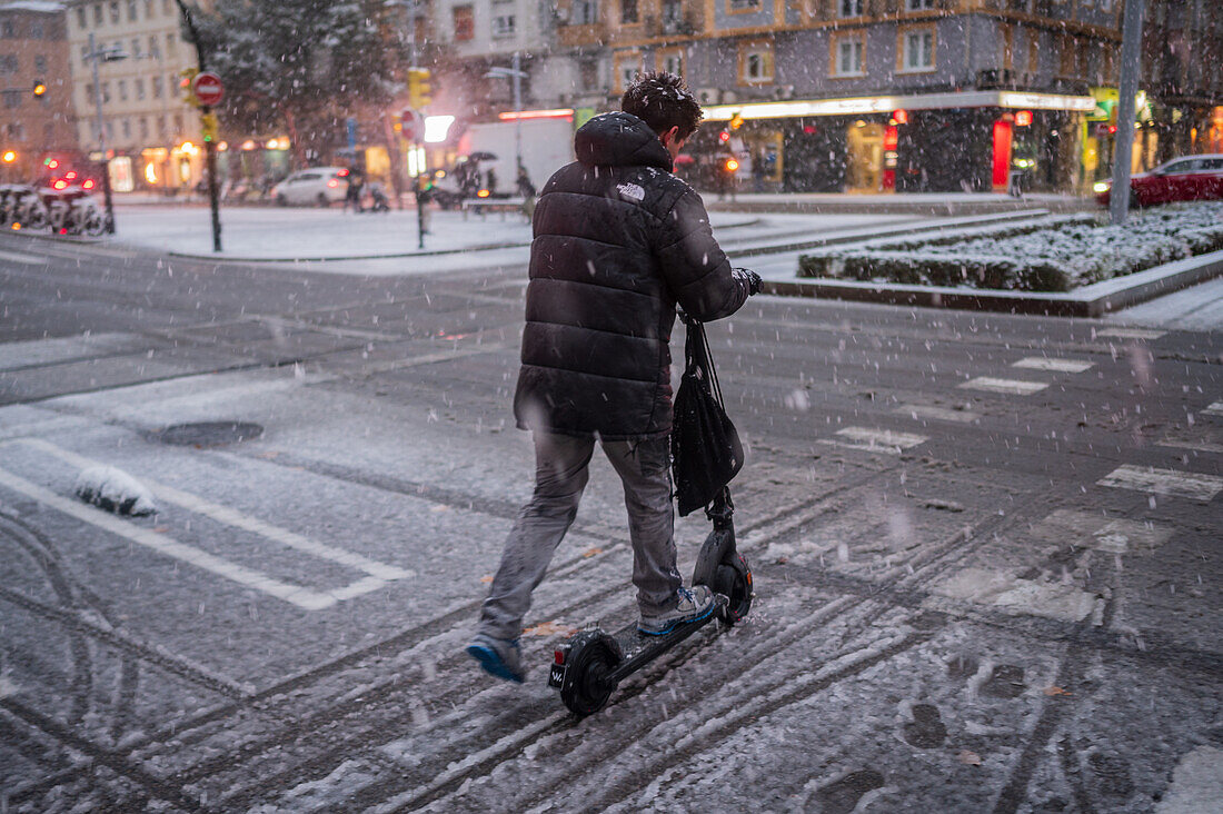 Zaragoza, vom Sturm Juan mit Schnee bedeckt