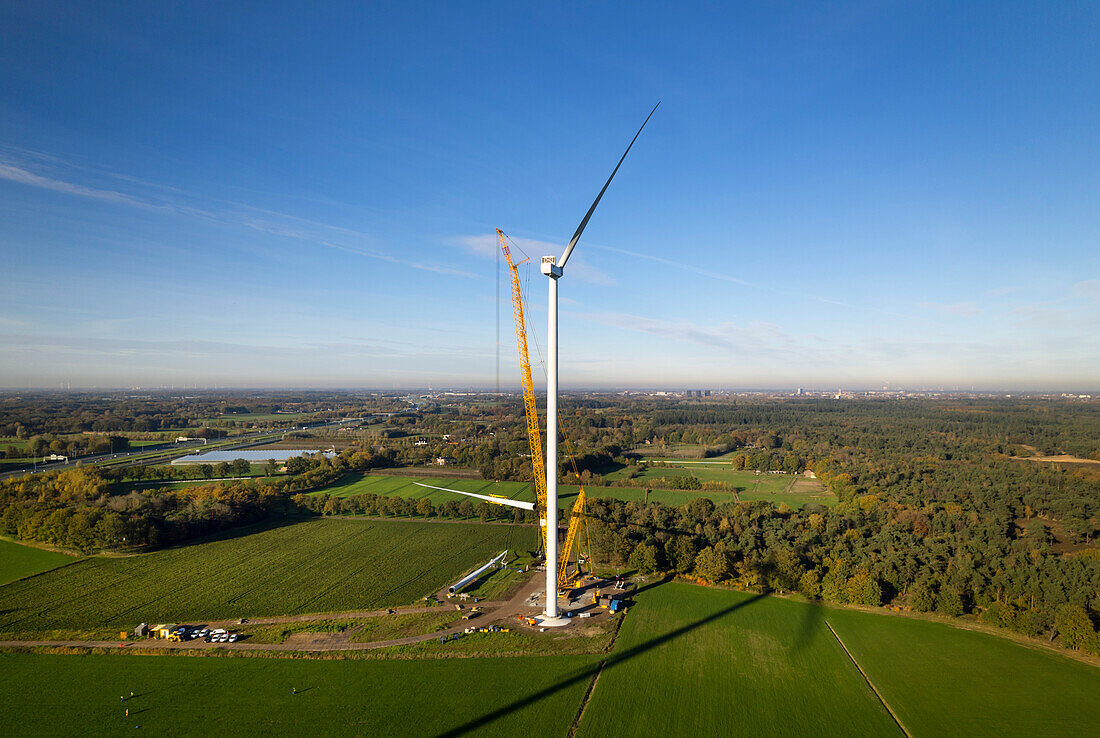 Niederlande, Noord-Brabant, Galder, Windkraftanlage im Bau