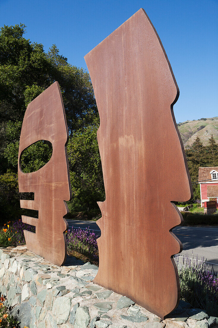 Skulptur in der Form eines menschlichen Gesichts; Kalifornien, Vereinigte Staaten von Amerika