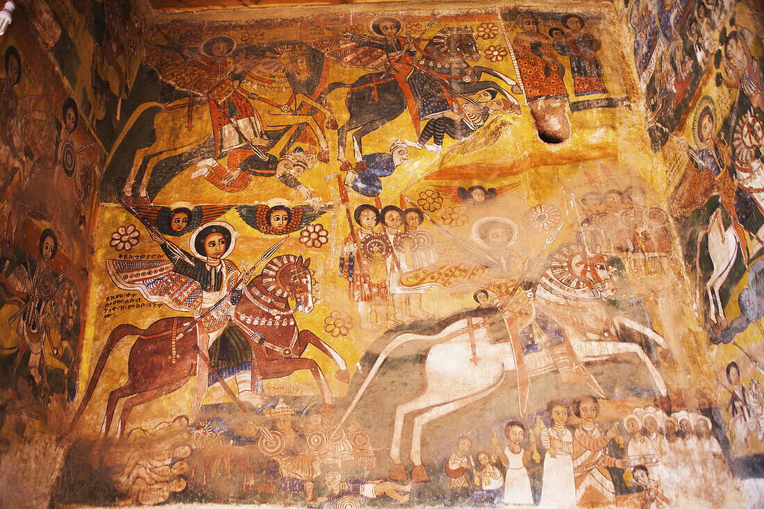 Nordwand mit St. Georg unten rechts und St. Theodor unten links, Abreha Wa Atsbeha, eine in Fels gehauene Kirche; Gheralta, Region Tigray, Äthiopien.