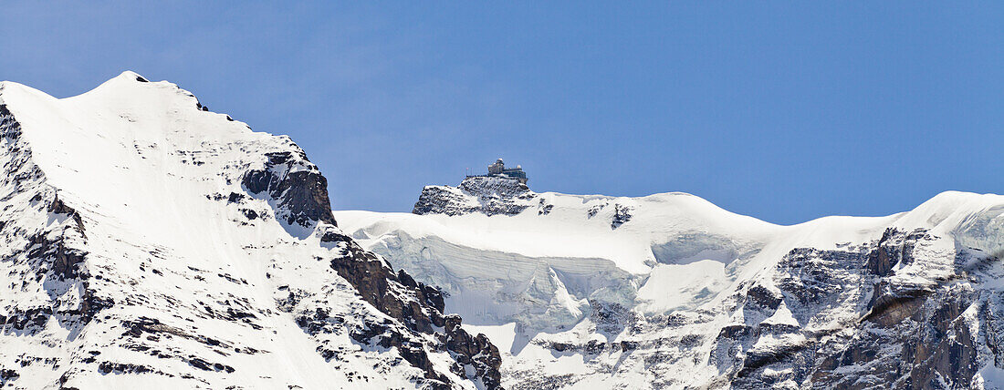 Blick auf das Jungfraujoch von der Kleinen Scheidegg; Berner Oberland, Schweiz