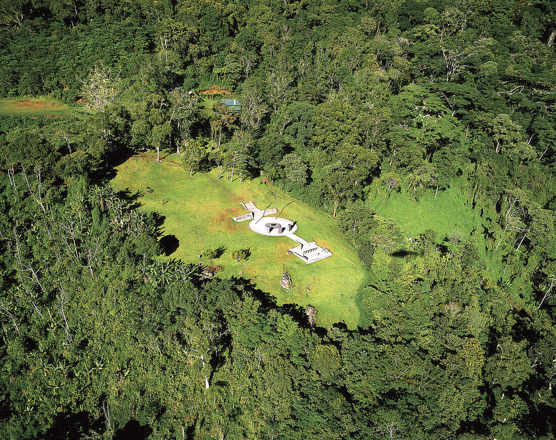 Luftaufnahme des Kokoda Trail Monuments; Kokoda, Papua Neuguinea