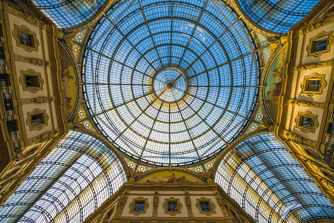 Galleria Vittorio Emanuele Ii; Milan, Lombardy, Italy