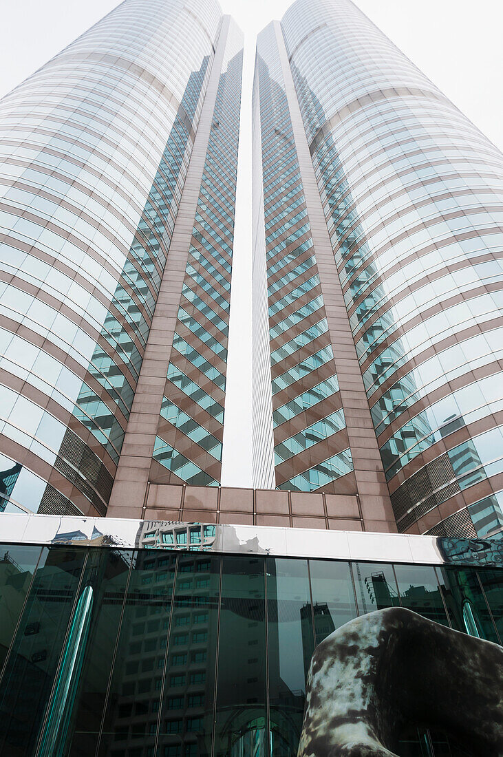 Wolkenkratzer des Finanzzentrums im zentralen Bezirk; Hongkong Island, China