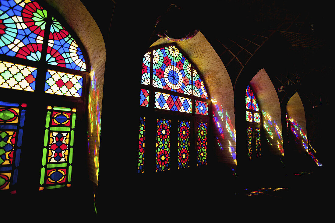 Innenraum der Nasir Al-Mulk Moschee; Shiraz, Iran
