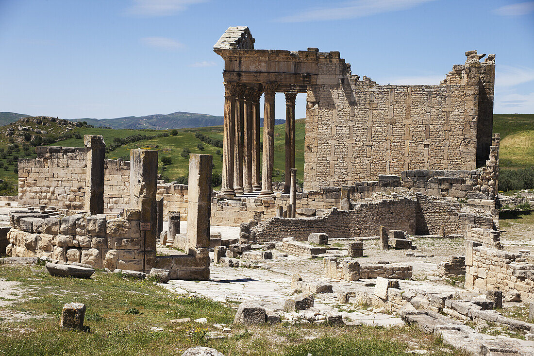 Das Kapitol; Dougga, Tunesien