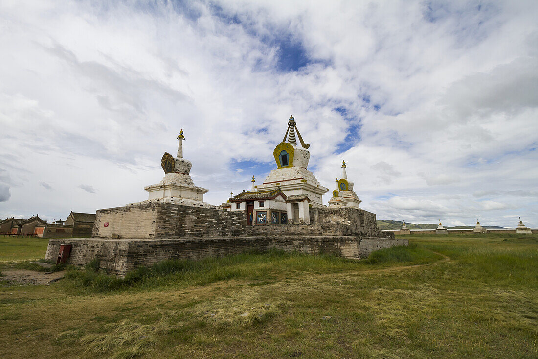 Goldene Gebetsstupa