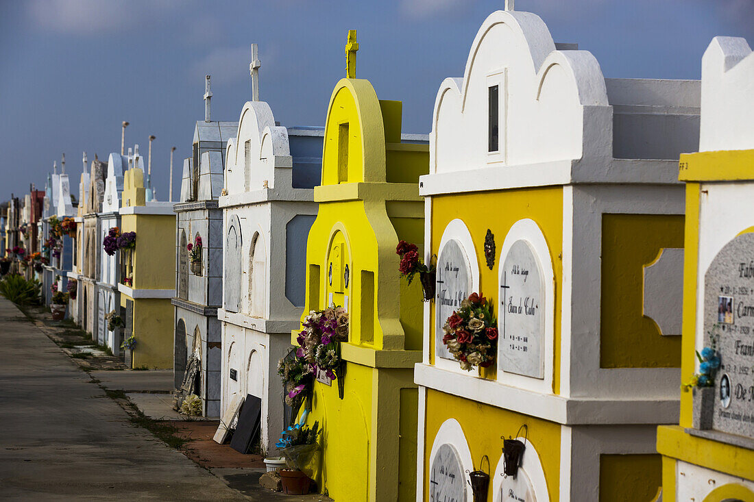 Katholischer Friedhof Santa Anna im Inneren der Insel; Aruba