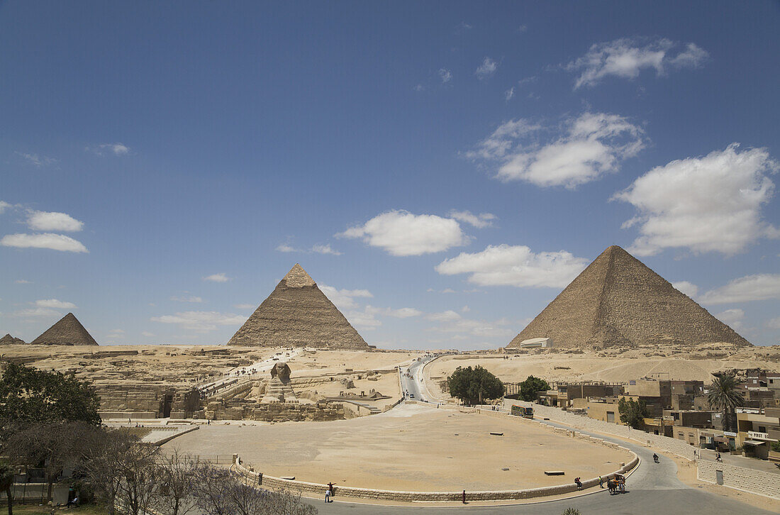 Overview Of Sphinx And Pyramids, The Giza Pyramids; Giza, Egypt