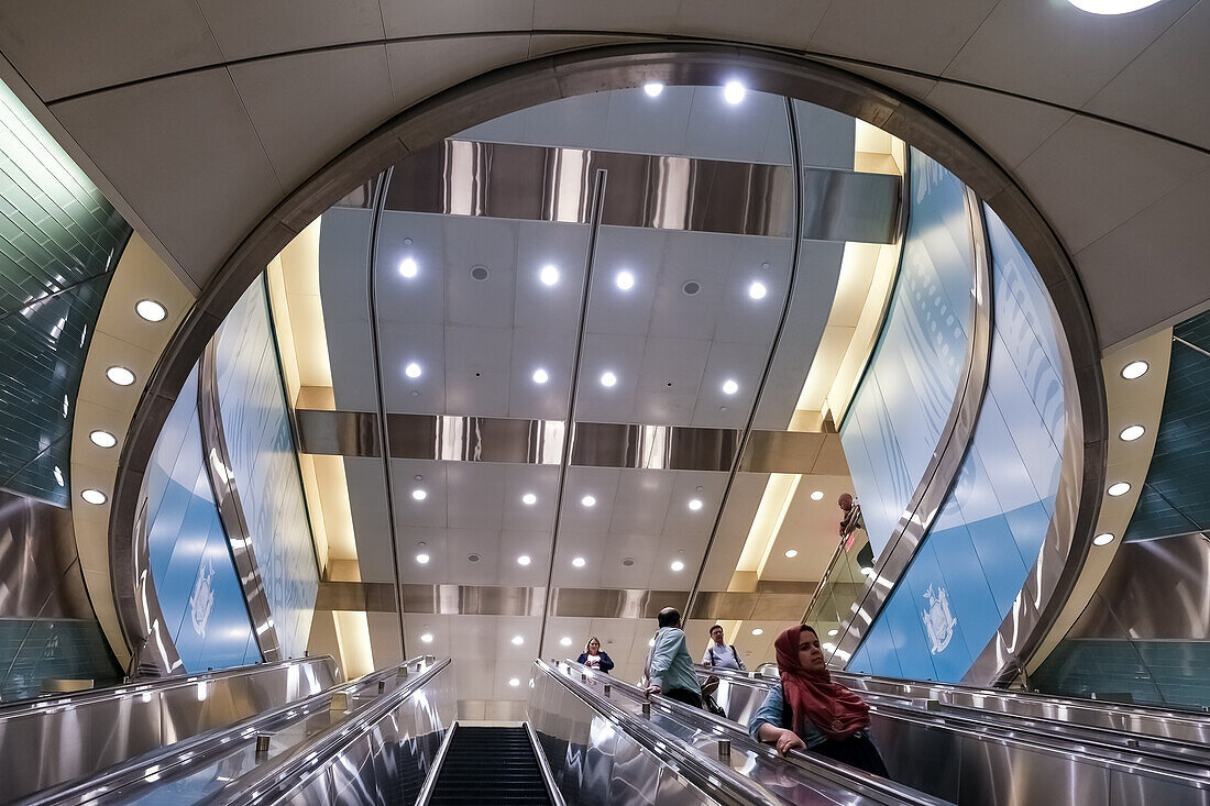Architektonisches Detail von Grand Central Madison, einem Nahverkehrsterminal unter dem Grand Central Terminal, für die Long Island Rail Road (LIRR) in New York City, Vereinigte Staaten von Amerika, Nordamerika