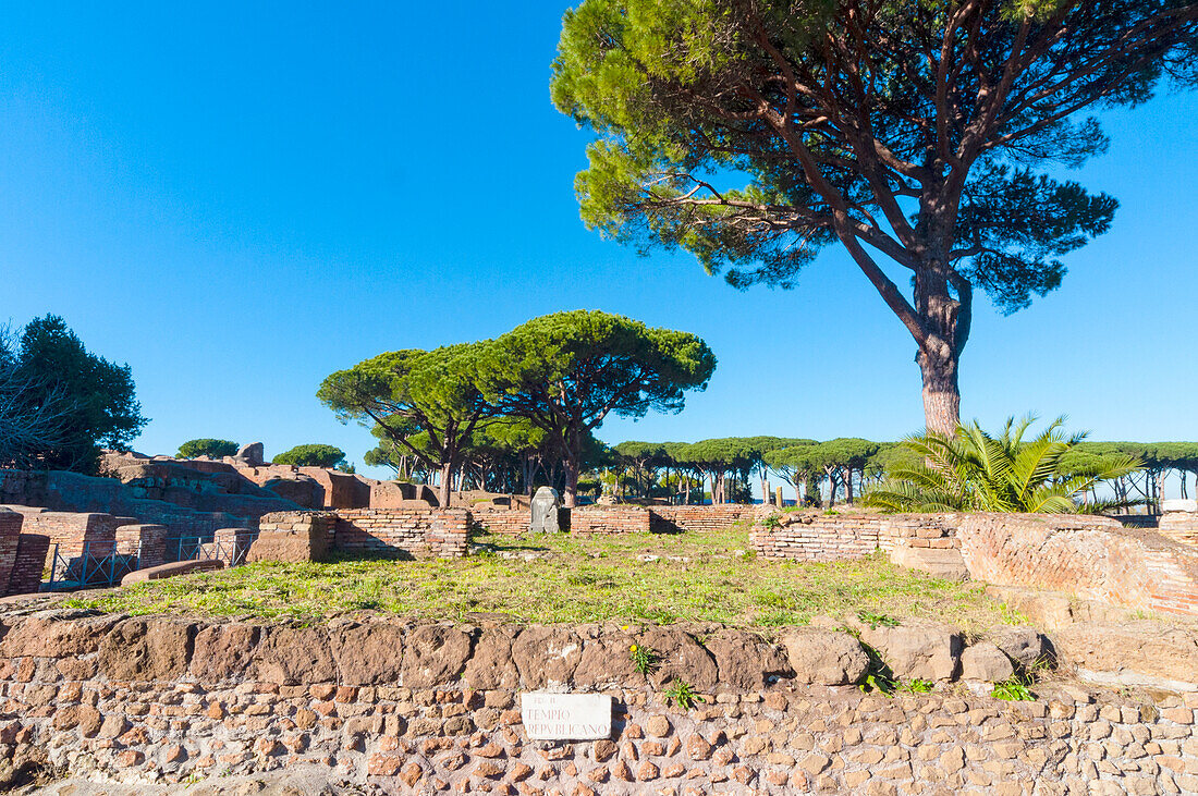 Republikanischer Tempel, archäologische Stätte Ostia Antica, Ostia, Provinz Rom, Latium (Lazio), Italien, Europa