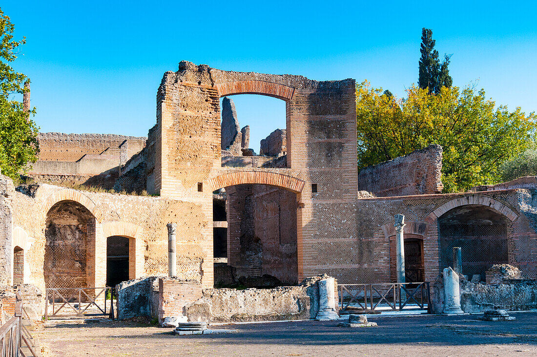 Gebäude der drei Exedrae, Hadriansvilla, UNESCO-Welterbe, Tivoli, Provinz Rom, Latium, Italien, Europa