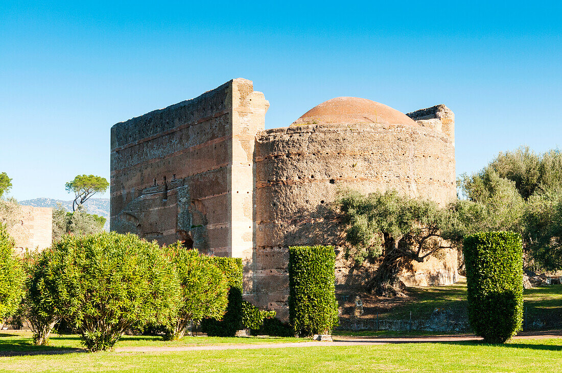 Außenansicht der Philosophenhalle, Hadriansvilla, UNESCO-Welterbe, Tivoli, Provinz Rom, Latium, Italien, Europa