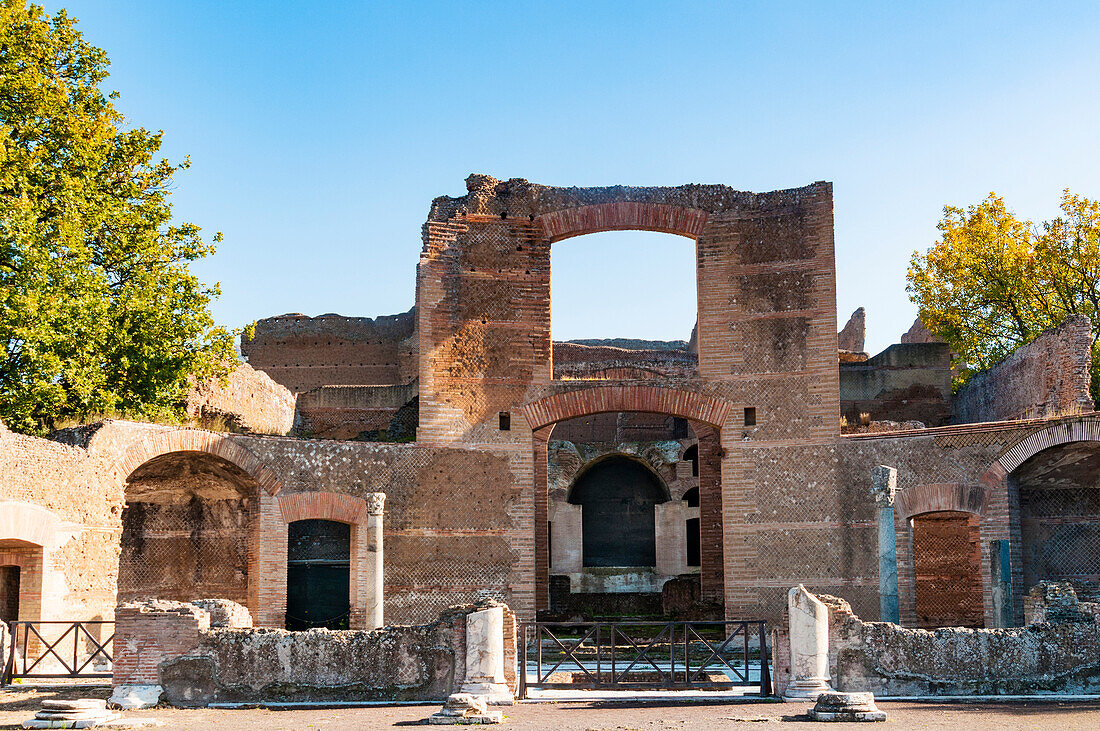 Building of three Exedrae, Hadrian's Villa, UNESCO World Heritage Site, Tivoli, Province of Rome, Latium (Lazio), Italy, Europe