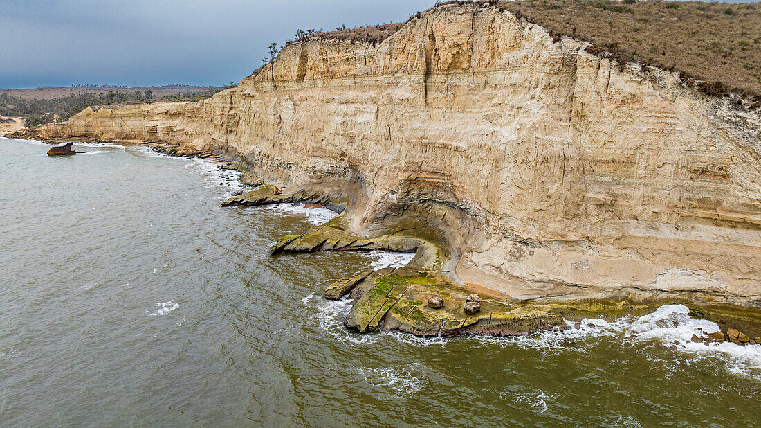 Schiffswrack-Strand, Bucht von Santiago, Luanda, Angola, Afrika