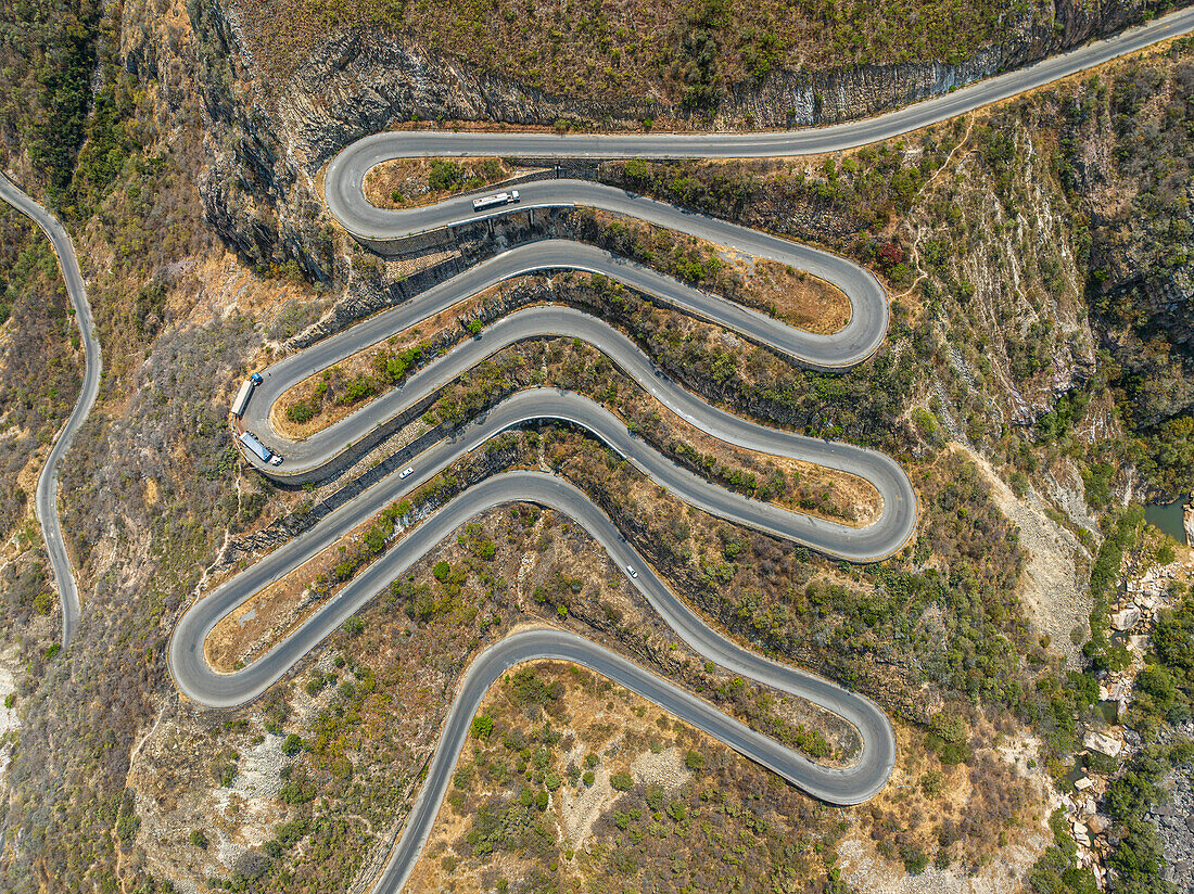 Luftaufnahme des Serra da Leba Bergpasses, Angola, Afrika