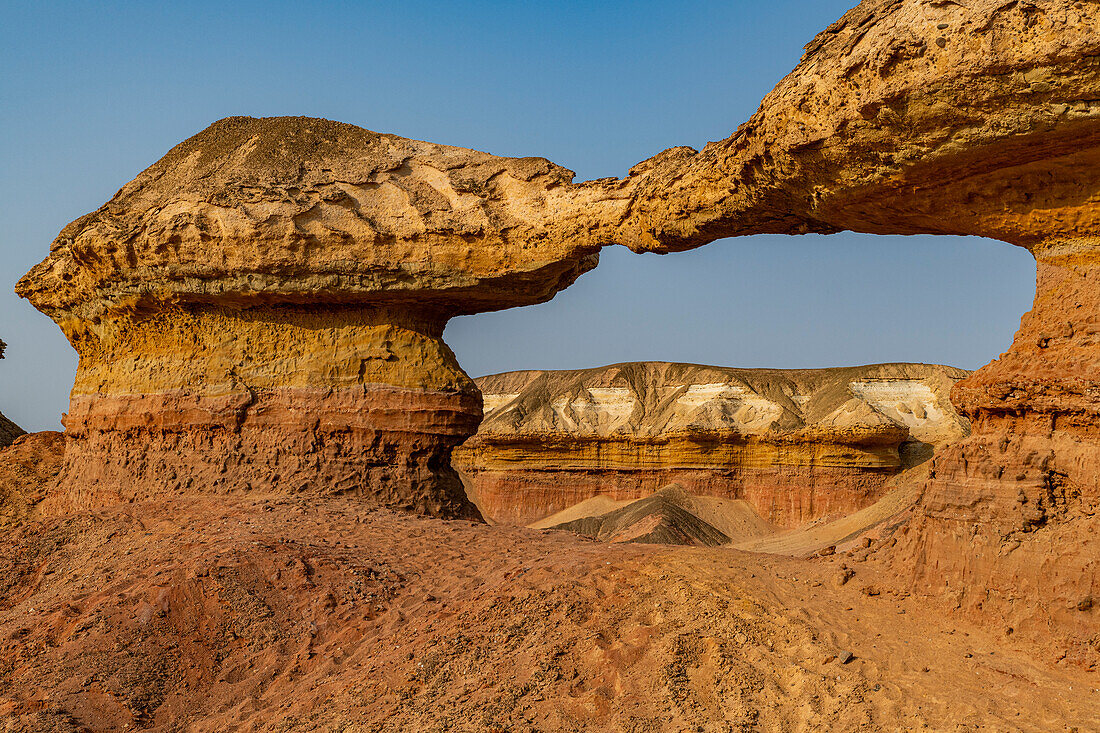 Sandsteinbogen, Wüste Namibe (Namib), Iona-Nationalpark, Namibe, Angola, Afrika