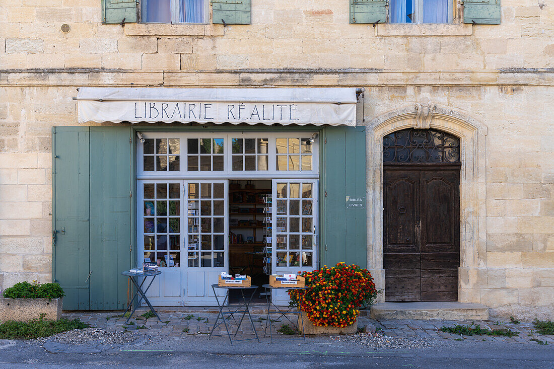 Bookshop in Uzes, Gard, Provence, France, Europe