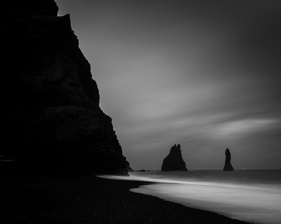 Reynisfjara und Meeresstapel, Island, Polargebiete