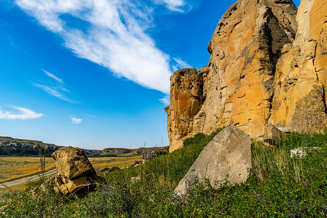 Hoodoos along the Milk River, Writing-on-Stone Provincial Park, UNESCO World Heritage Site, Alberta, Canada, North America