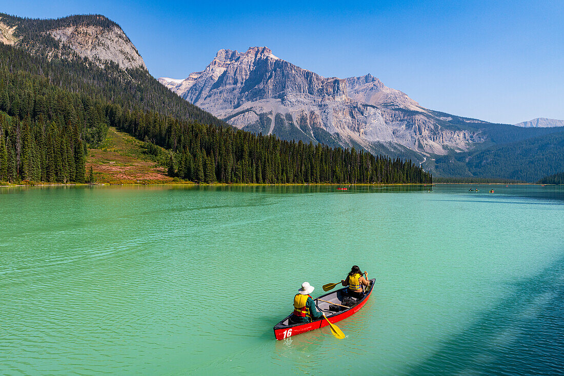 Canoe on Emerald Lake, Yoho National Park, UNESCO World Heritage Site, British Columbia, Canada, North America