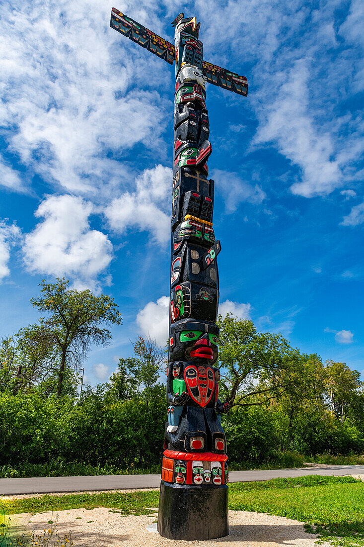 Totem Pole, Assiniboine Park, Winnipeg, Manitoba, Canada, North America