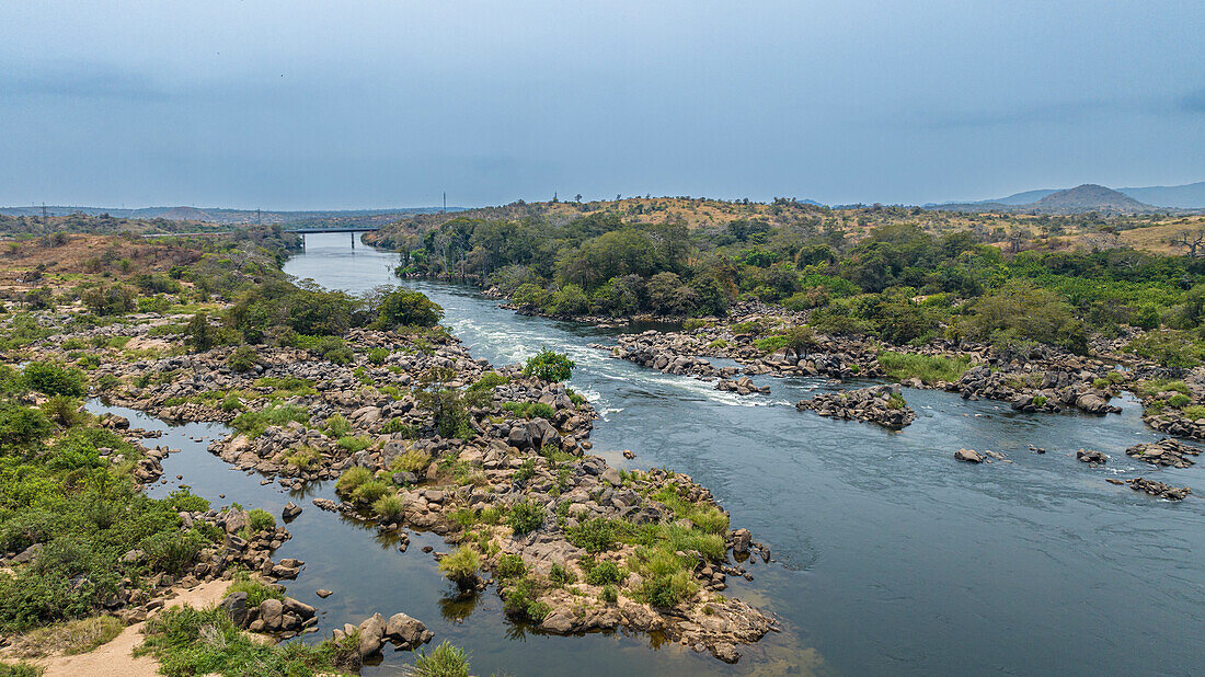 Luftaufnahme des Cuanza-Flusses, Provinz Cuanza Sul, Angola, Afrika