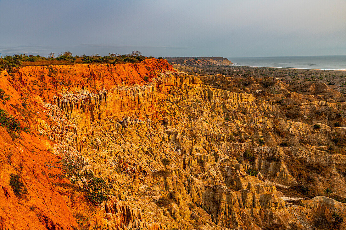 Luftaufnahme der Sandstein-Erosionslandschaft von Miradouro da Lua (Aussichtspunkt des Mondes), südlich von Luanda, Angola, Afrika