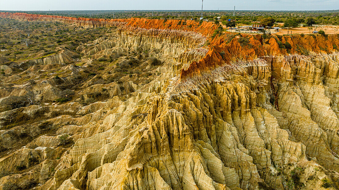 Luftaufnahme der Sandstein-Erosionslandschaft von Miradouro da Lua (Aussichtspunkt des Mondes), südlich von Luanda, Angola, Afrika