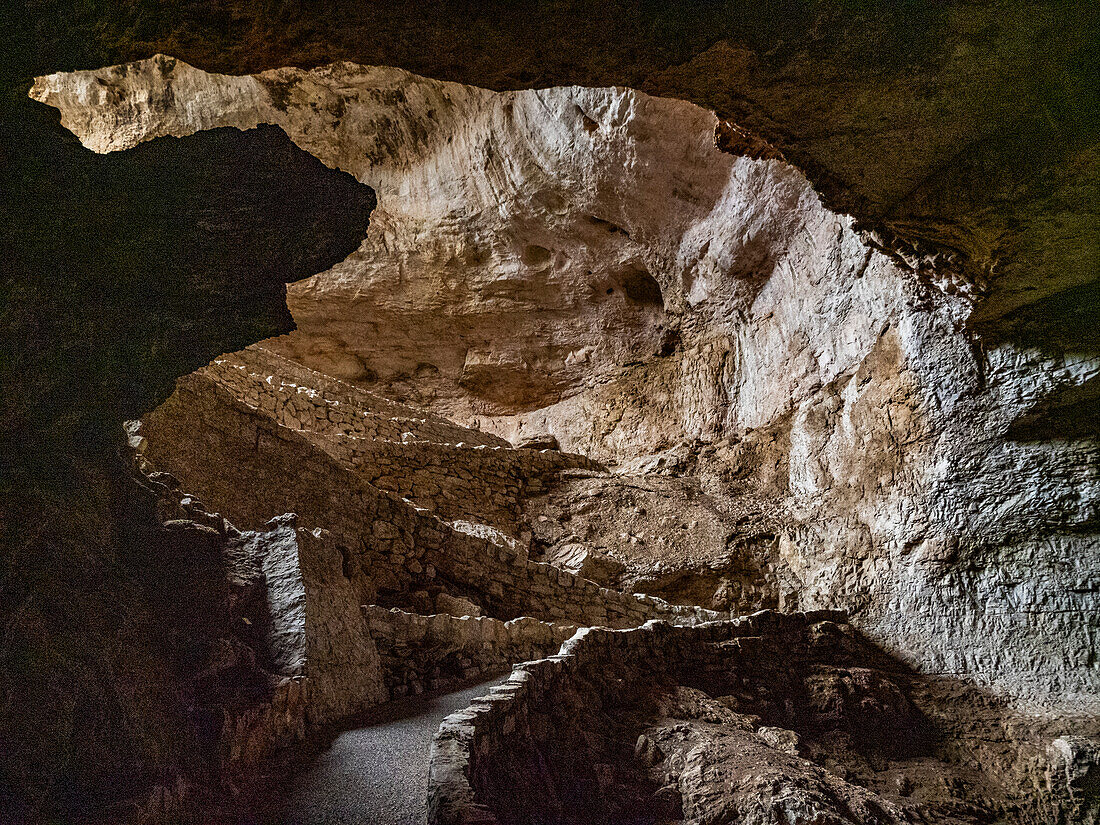 Eingang zur Haupthöhle im Carlsbad Caverns National Park, UNESCO-Weltkulturerbe, in den Guadalupe Mountains, New Mexico, Vereinigte Staaten von Amerika, Nordamerika