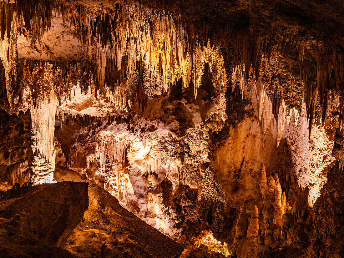 Stalactites in the main cave at Carlsbad Caverns National Park, UNESCO World Heritage Site, located in the Guadalupe Mountains, New Mexico, United States of America, North America